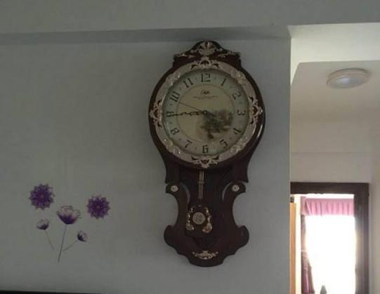 为什么家中不能放太多的钟？-图1
